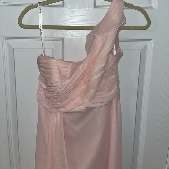 David’s Bridal Pink Bridesmaid/ Prom Dress Size 4 - Picture 3 of 6